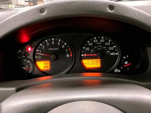 Used 2020 Nissan Frontier SV w/ Midnight Edition Floor Mats image 12