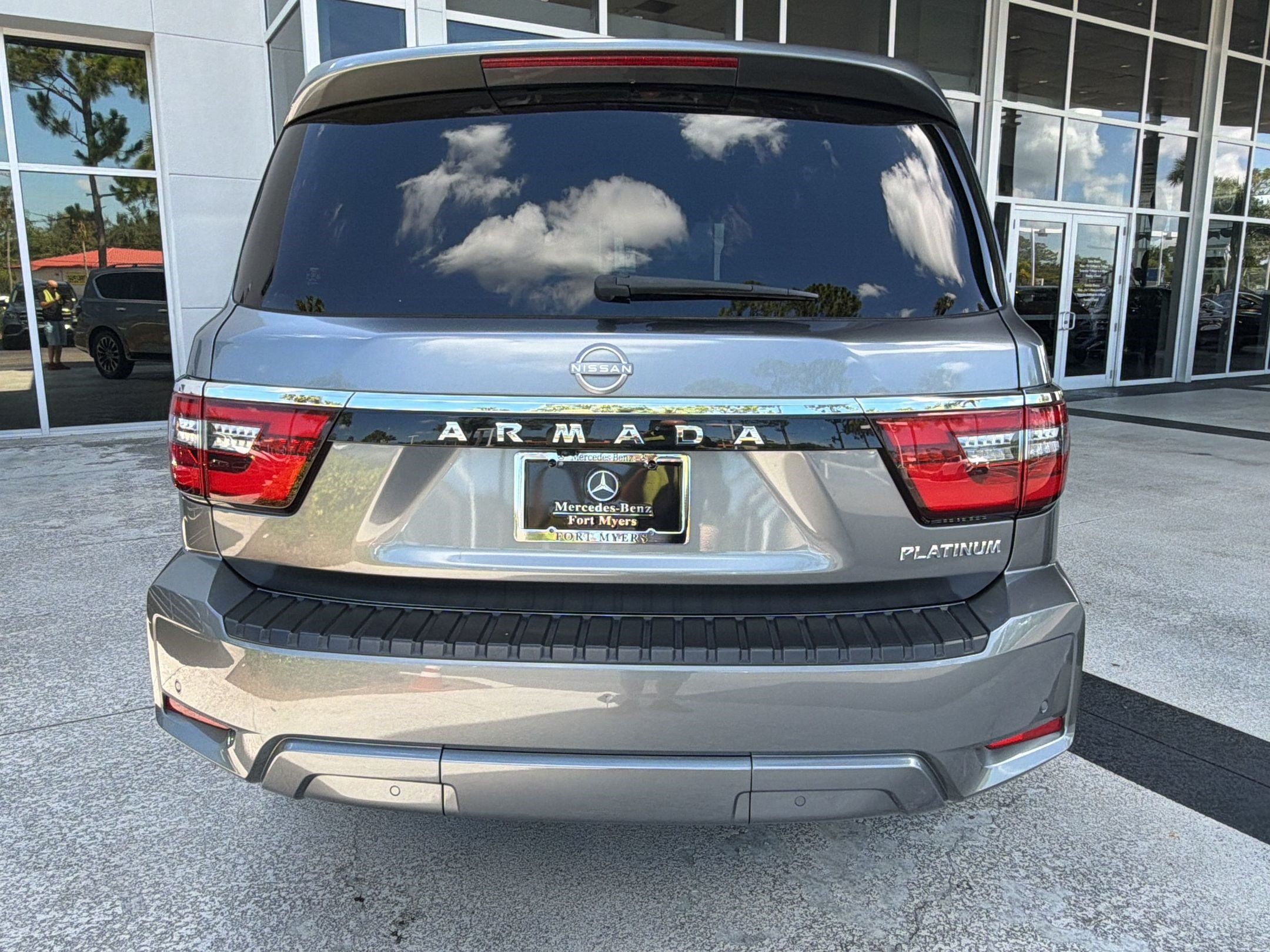 Used 2021 Nissan Armada Platinum w/ Captain's Chairs Package RWD image 10