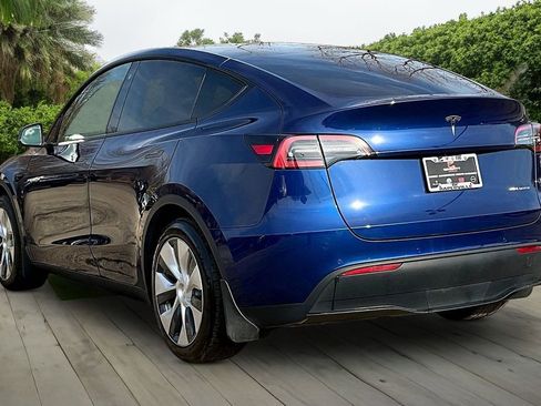 Used 2021 Tesla Model Y Long Range image 4