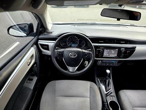 Used 2014 Toyota Corolla LE FWD image 21