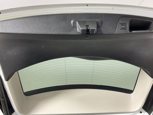 Used 2019 Buick Envision Essence image 25