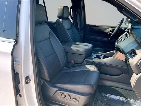 Used 2023 Chevrolet Tahoe High Country AWD/4WD image 32
