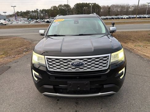 Used 2017 Ford Explorer Platinum image 6