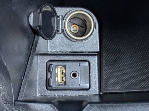 Used 2016 Toyota Camry LE FWD image 21