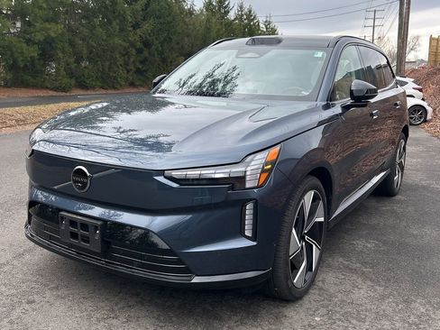 Used 2025 Volvo EX90 Ultra image 12