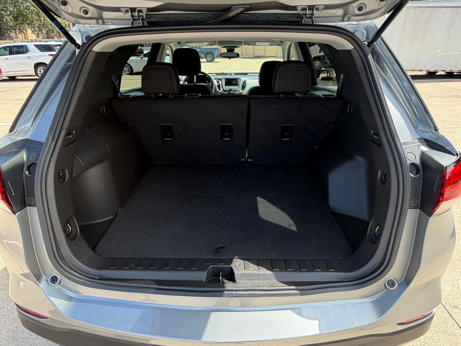 Used 2023 Chevrolet Equinox LS w/ LS Convenience Package FWD image 23