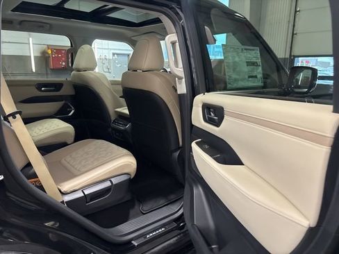 New 2026 Nissan Armada Platinum image 17