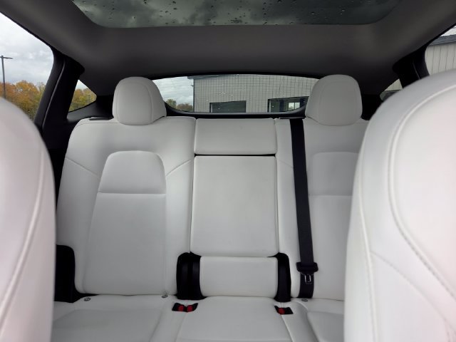 Used 2023 Tesla Model Y Performance AWD/4WD image 18