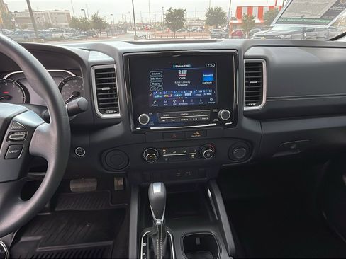 Used 2022 Nissan Frontier SV image 19