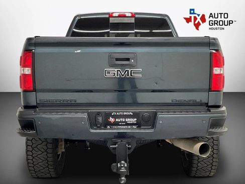 Used 2018 GMC Sierra 2500 Denali w/ Duramax Plus Package AWD/4WD image 7