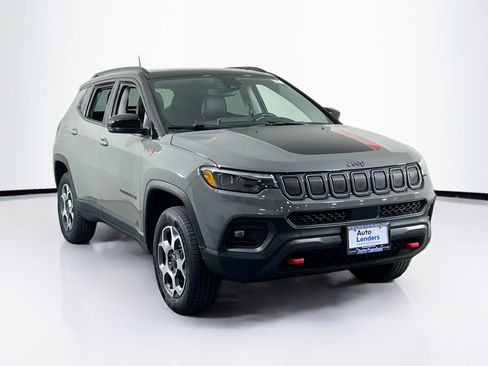 Used 2022 Jeep Compass Trailhawk w/ Trailhawk Elite Group AWD/4WD image 3