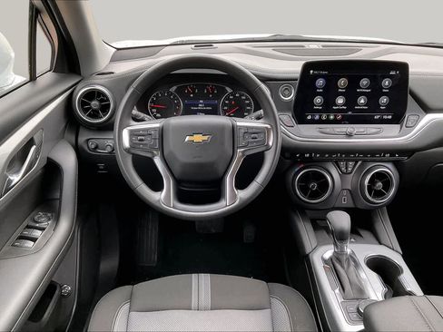 Certified 2024 Chevrolet Blazer LT w/ Convenience Package FWD image 6