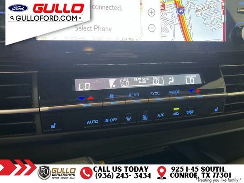 Used 2024 Toyota Sienna XLE Woodland Edition AWD/4WD image 28