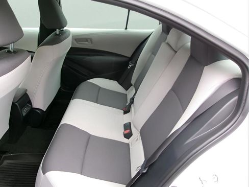 Used 2025 Toyota Corolla LE FWD image 10