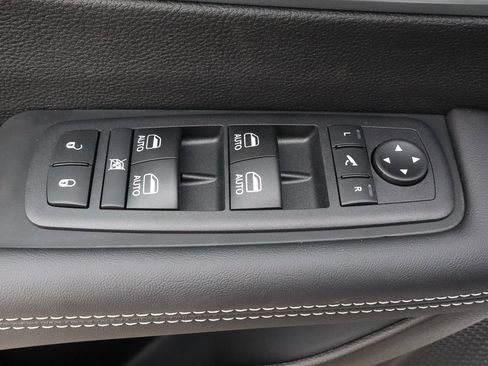 New 2026 Chrysler Pacifica Limited w/ S Appearance Package image 11