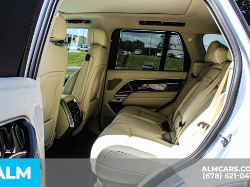 Used 2024 Land Rover Range Rover SE AWD/4WD image 18