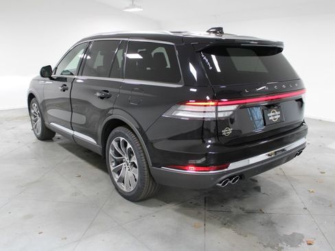 New 2026 Lincoln Aviator Reserve image 6