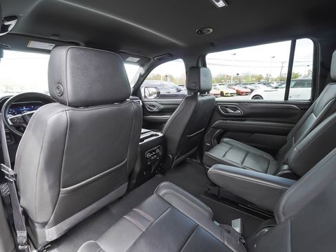 Used 2024 Chevrolet Suburban RST w/ Luxury Package AWD/4WD image 34