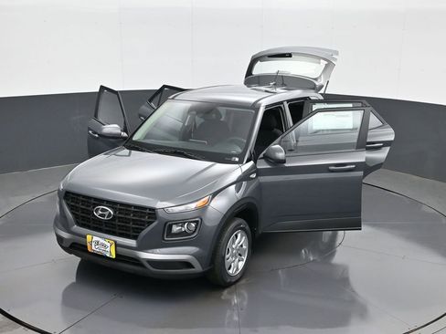 New 2026 Hyundai Venue SE image 30