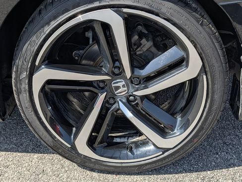 Used 2019 Honda Accord Sport image 11