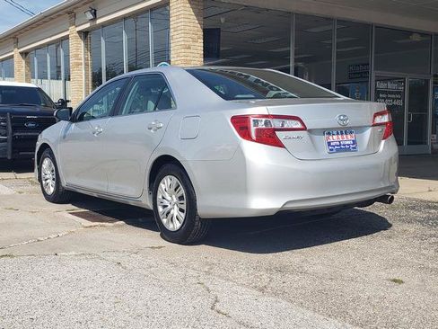 Used 2014 Toyota Camry LE FWD image 3