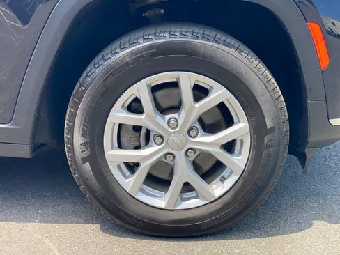 Used 2023 Jeep Grand Cherokee L Limited AWD/4WD image 19