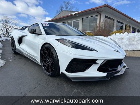 Used 2021 Chevrolet Corvette Stingray Preferred Cpe w/ Z51 Performance Package image 2