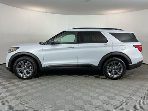 New 2026 Ford Explorer Active w/ Active Comfort Package image 8