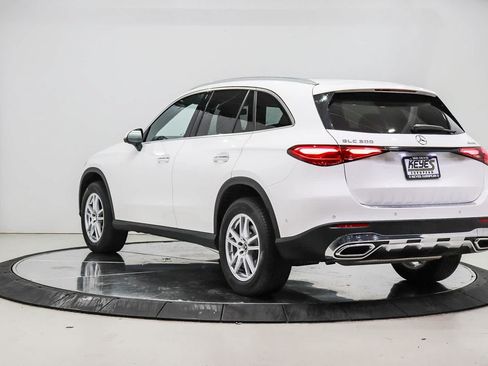 Used 2023 Mercedes-Benz GLC 300 4MATIC image 2