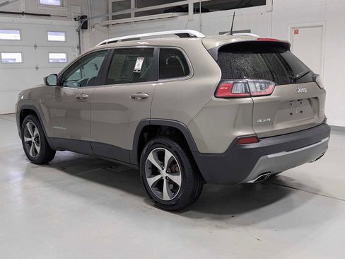 Used 2019 Jeep Cherokee Limited image 10