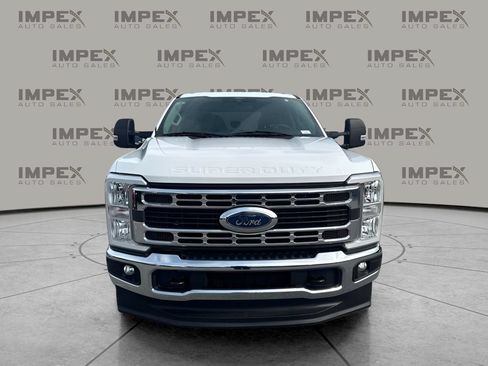 Used 2024 Ford F350 XLT AWD/4WD image 8