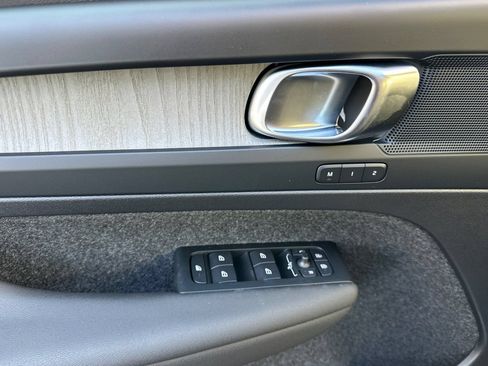 Certified 2026 Volvo XC40 B4 Core w/ Climate Package FWD image 10