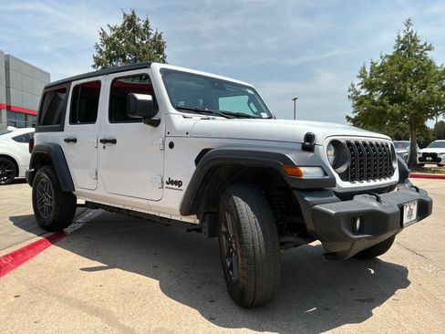 Used 2025 Jeep Wrangler Unlimited Sport AWD/4WD image 4