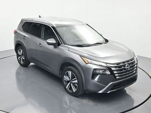 Used 2024 Nissan Rogue SL AWD/4WD image 30