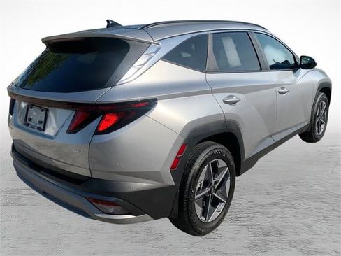 Used 2025 Hyundai Tucson SEL AWD/4WD image 3