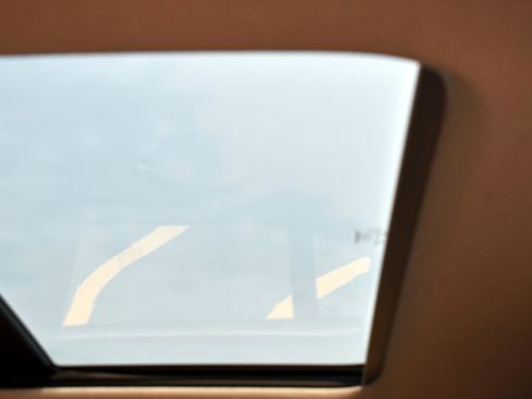 Used 2022 Volvo XC40 T5 Momentum w/ Premium Package image 29