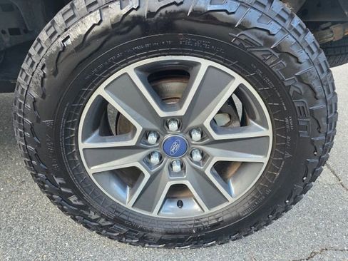 Used 2015 Ford F150 XLT w/ Equipment Group 302A Luxury image 10