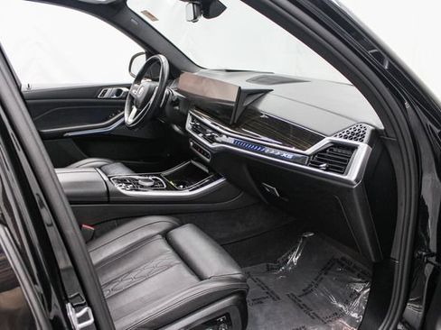 Used 2025 BMW X5 xDrive50e AWD/4WD image 27