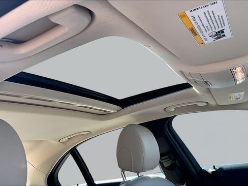 Used 2020 Mercedes-Benz C 300 4MATIC Sedan image 13