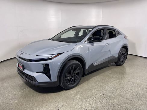 New 2026 Toyota C-HR AWD/4WD image 7