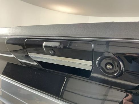 Used 2023 Ford F150 Platinum w/ FX4 Off-Road Package image 9