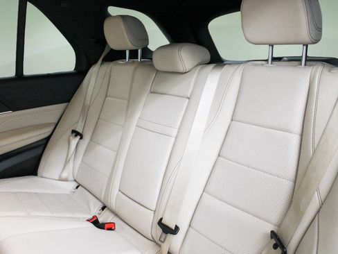 Used 2024 Mercedes-Benz GLE 450 4MATIC image 25