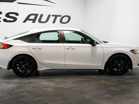 Used 2023 Honda Civic Sport image 8
