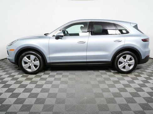 Certified 2023 Porsche Cayenne w/ Premium Package AWD/4WD image 2