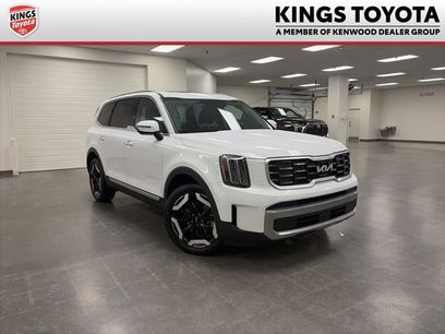 Used 2024 Kia Telluride S w/ S Sunroof Package