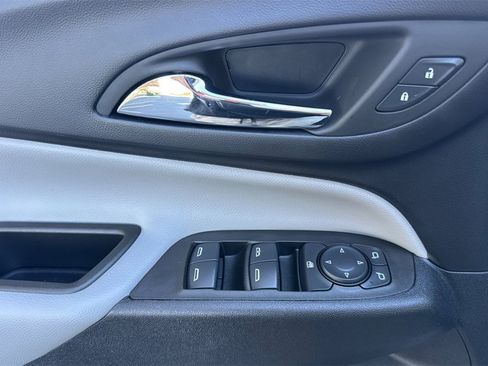 Used 2024 Chevrolet Equinox LS image 13