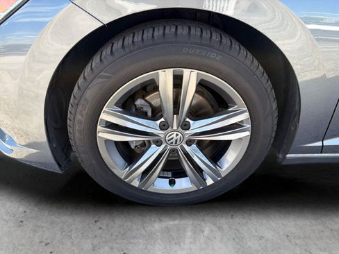 Used 2020 Volkswagen Jetta R-Line w/ R-Line Cold Weather Package FWD image 35