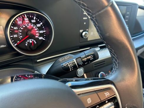 Used 2024 Kia Carnival LX image 25