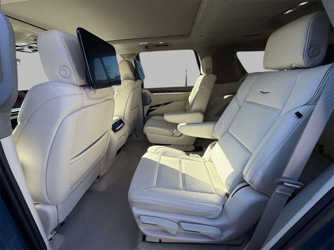 Used 2026 Cadillac Escalade Platinum Sport w/ LPO, ONYX Package image 20