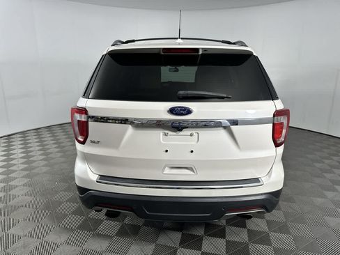 Used 2018 Ford Explorer XLT w/ Equipment Group 202A FWD image 19